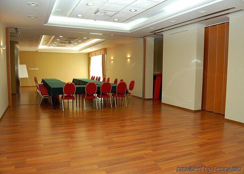 Green Hotel Komorniki  Facilities photo