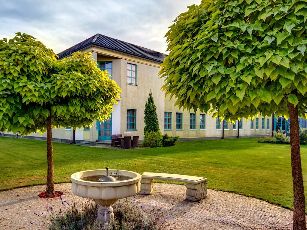 Green Hotel Komorniki  Exterior photo